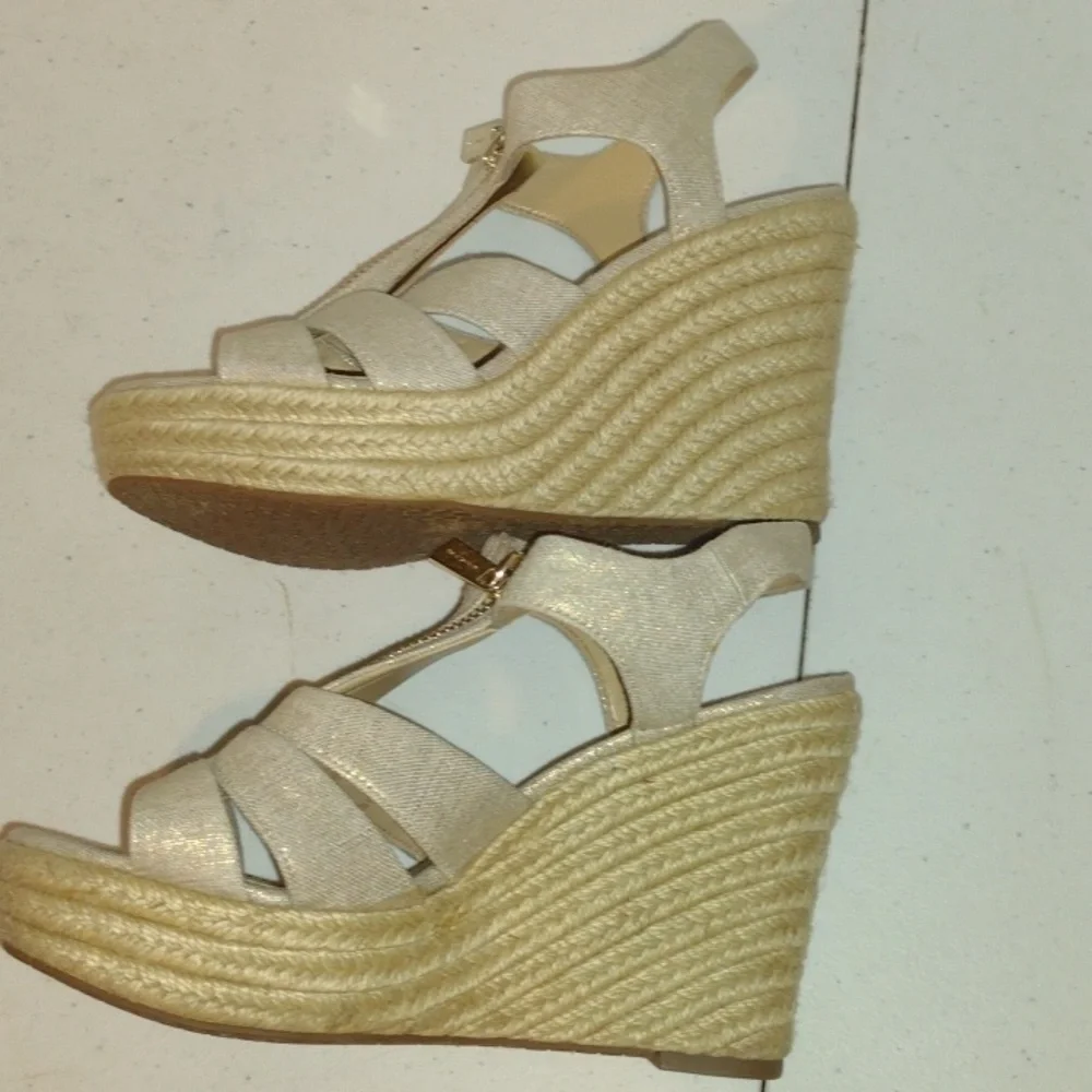 Michael Michael KorsBerkley Wedge Sandals size 6m